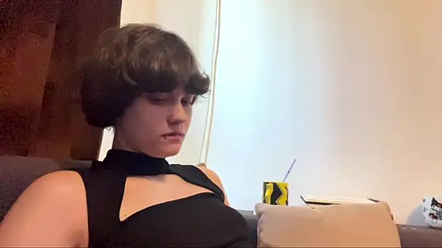 HeyFriren stripchat live cam model