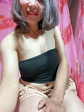 lysa55 stripchat live cam model
