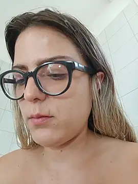 dolcehelena993 stripchat live cam model