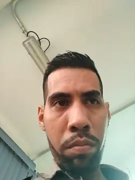 EnriquePersian197 stripchat live cam model