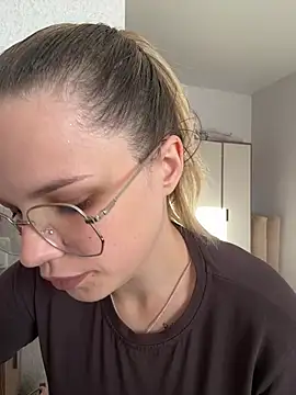 KimEvanss stripchat live cam model