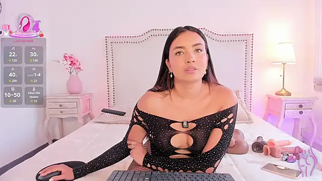 aisha_es stripchat live cam model