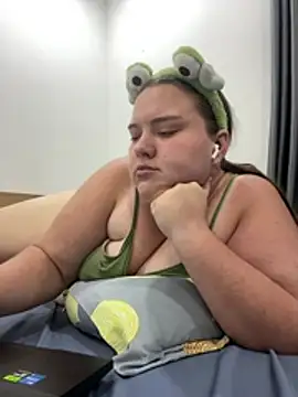 Comprom1se stripchat live cam model