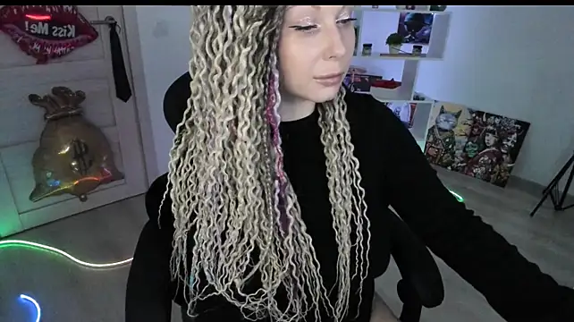 HoneySallyMoore stripchat live cam model