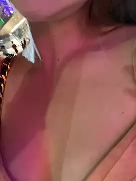 Queen-of-Love stripchat live cam model