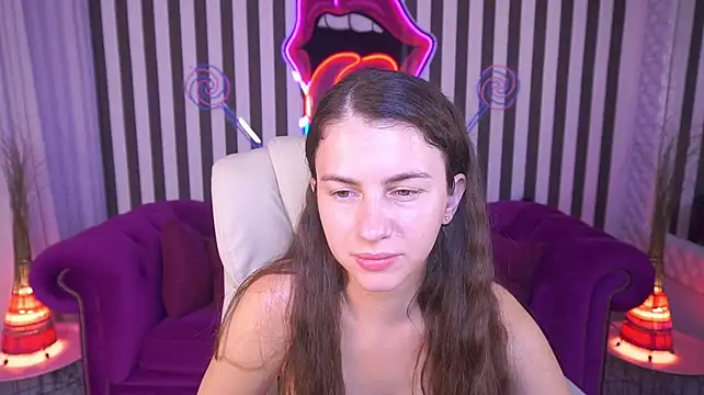 LittleJulii stripchat live cam model