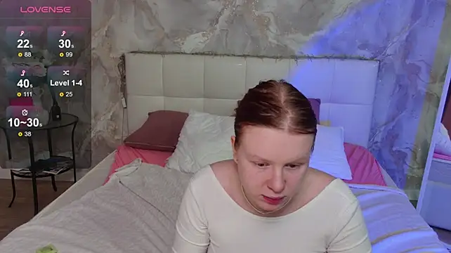 Lucyhornydoll_ stripchat live cam model
