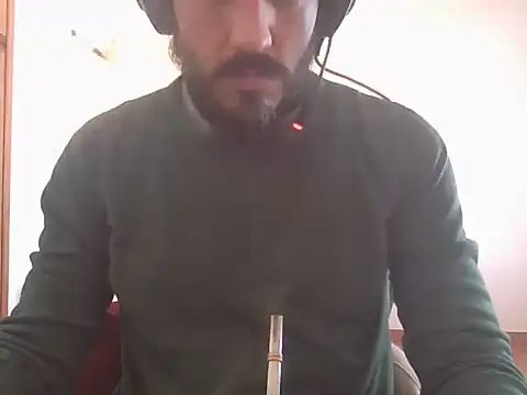 Dogo-90 stripchat live cam model