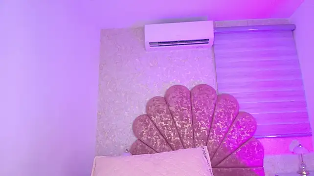 vale_arias stripchat live cam model
