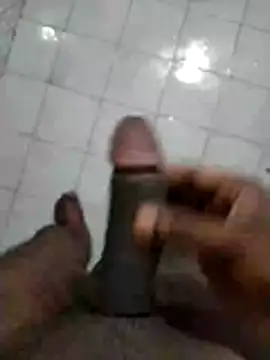 RRBLR195 stripchat live cam model