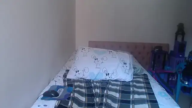 kateleyagrey stripchat live cam model