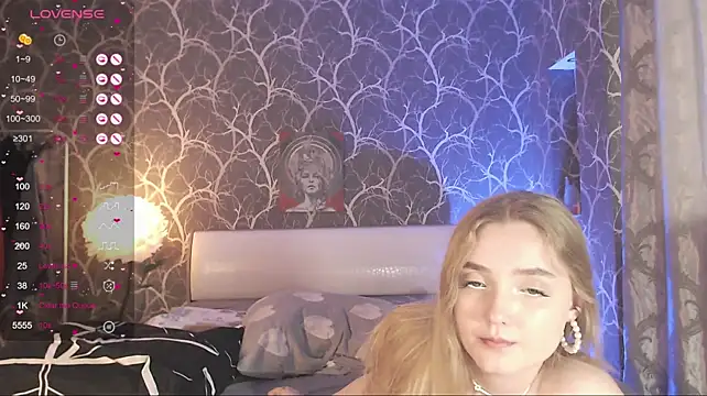 MiaMiaMeow stripchat live cam model