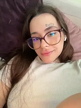 fuckdoll_18 stripchat live cam model