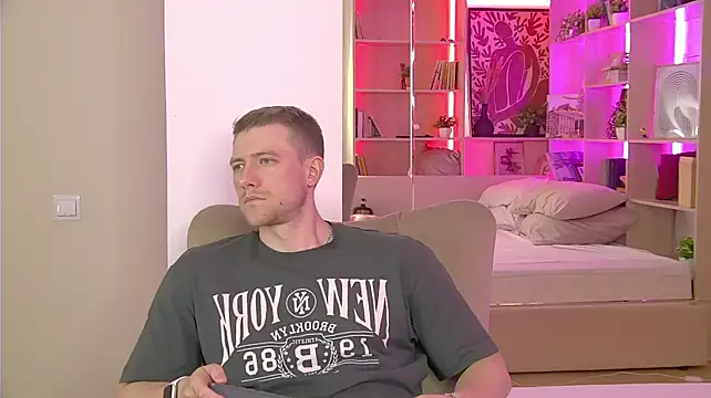 EthanPinkman stripchat live cam model