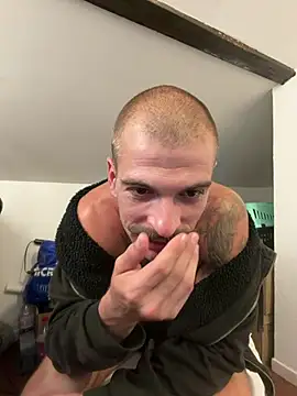 Greyoff stripchat live cam model