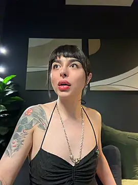 LetisiaRocks stripchat live cam model