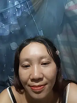 bonnie-00 stripchat live cam model