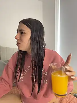EmilyCxx stripchat live cam model
