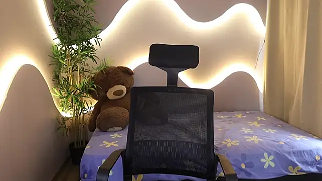 Millie_Volturi stripchat live cam model