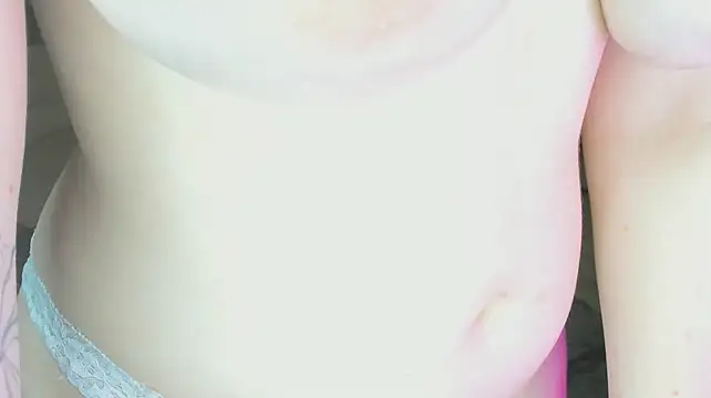 SherelyKlo stripchat live cam model