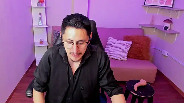 kevin_23_ stripchat live cam model