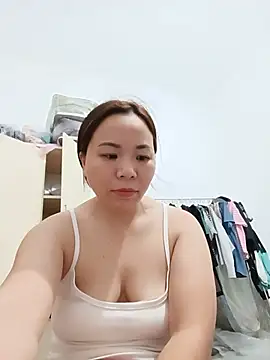 Xia-feng stripchat live cam model