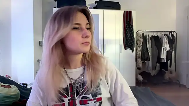tutsicutie stripchat live cam model