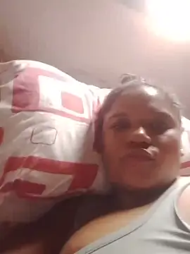 lunaamorenaa stripchat live cam model
