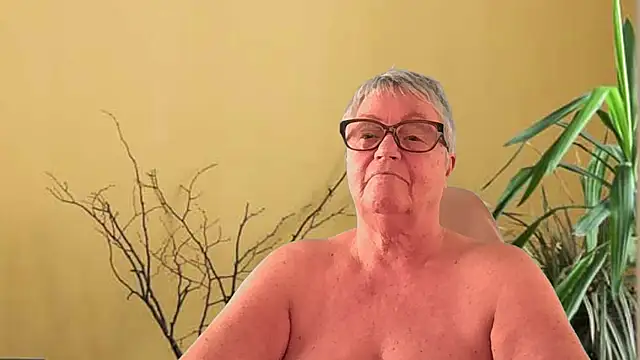 Mystery-Grandmother stripchat live cam model
