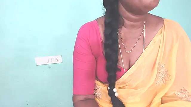 shrutitelugu69 stripchat live cam model