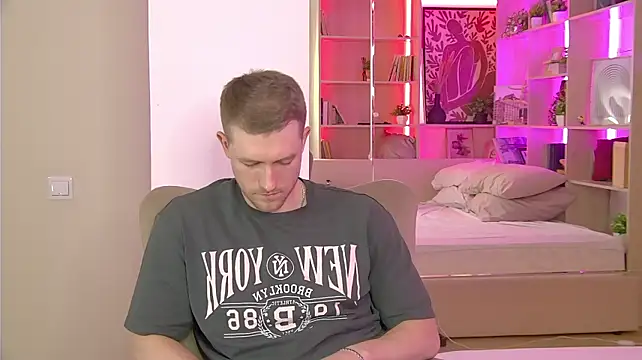 EthanPinkman stripchat live cam model