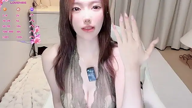 u-haha stripchat live cam model