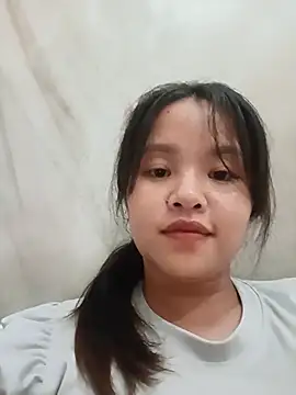 Pretty-haert stripchat live cam model