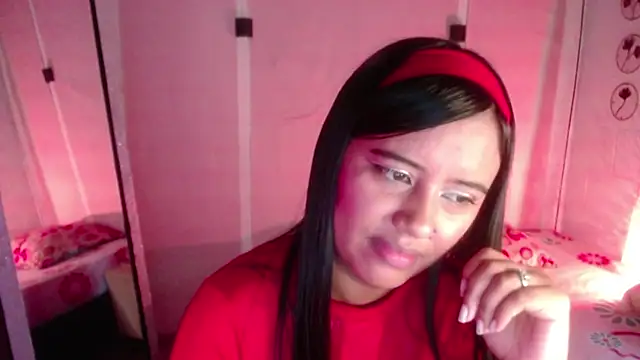 sweet_susy222 stripchat live cam model