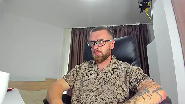 Findom_guy stripchat live cam model