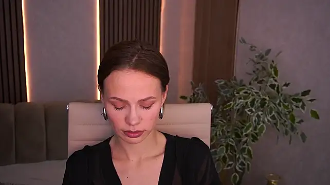 ShyySiren stripchat live cam model
