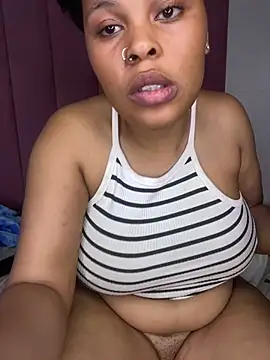 Bubbles156 stripchat live cam model
