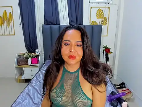 HardMistress_Bella stripchat live cam model