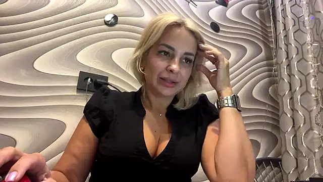 BrianaLush stripchat live cam model