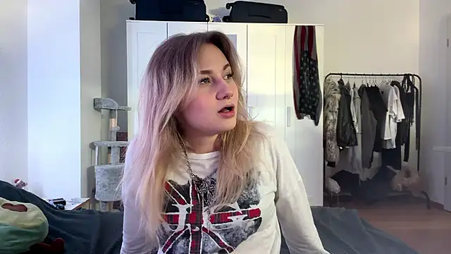 tutsicutie stripchat live cam model