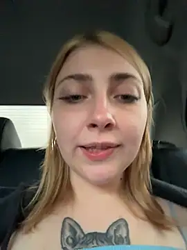 Sunny___Bunny stripchat live cam model
