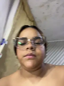 Evabigass stripchat live cam model