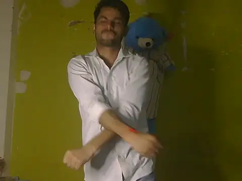 Stubborndesiboy stripchat live cam model
