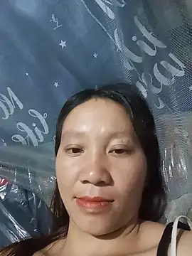 bonnie-00 stripchat live cam model