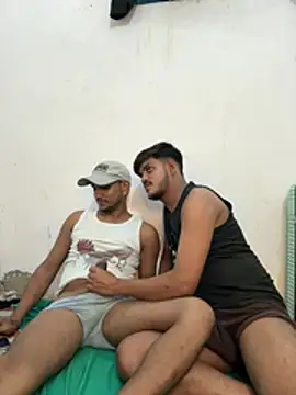 BiggerDickGuy stripchat live cam model