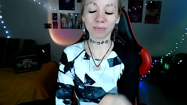 Nica_Kawaii stripchat live cam model