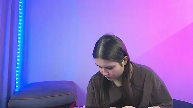 LucyMuur stripchat live cam model