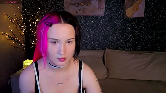 Ekimmj_age stripchat live cam model