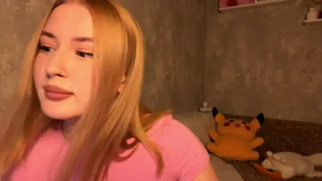 LumiMoore stripchat live cam model