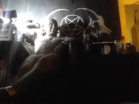 wormobject stripchat live cam model